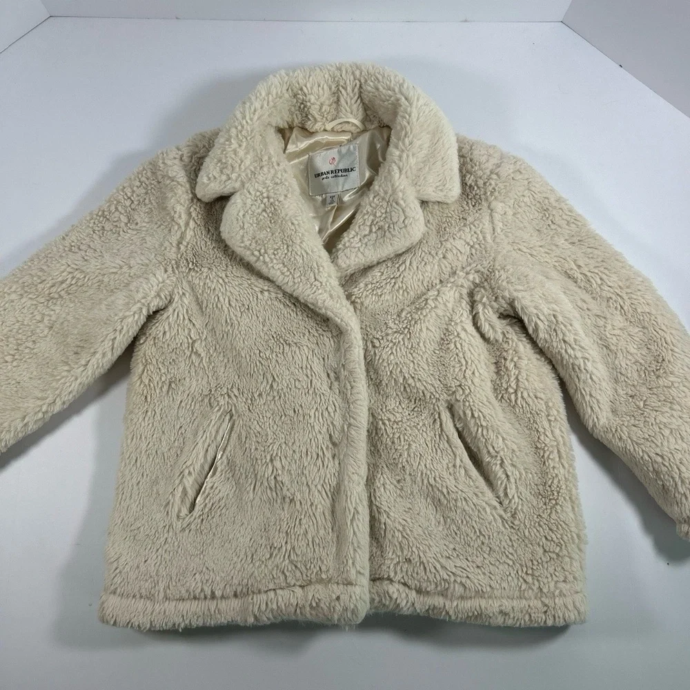 URBAN REPUBLIC Jacket Girls Size 7/8 Off White‎ Faux Fur Fuzzy Cozy Warm